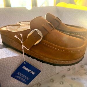 Birkenstock Buckley Shearling Clog - Tea
Size 37
